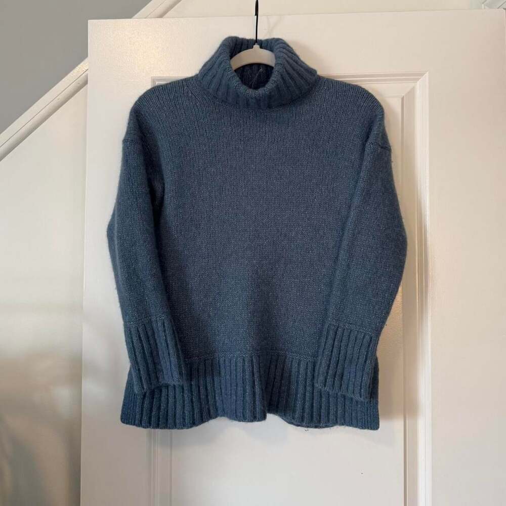 Everlane The Cloud Turtleneck